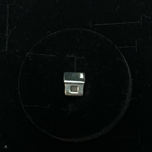 Retired Pandora House charm - Picture 1 of 3